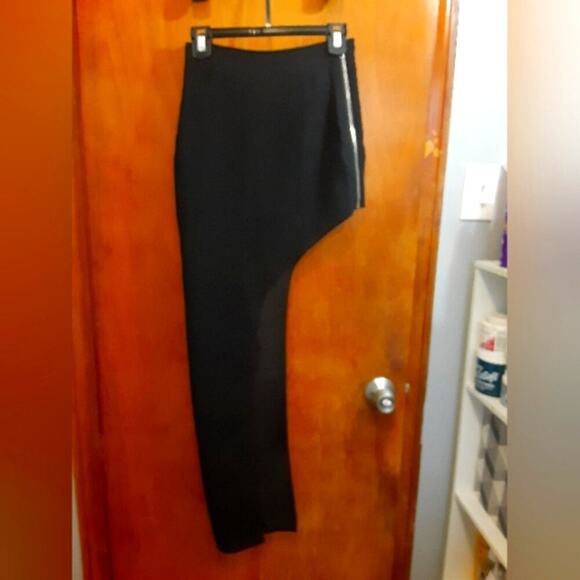 Tobi Women's Half Leg  Skirt Size XL/TP Size Zip Closure - Picture 4 of 6